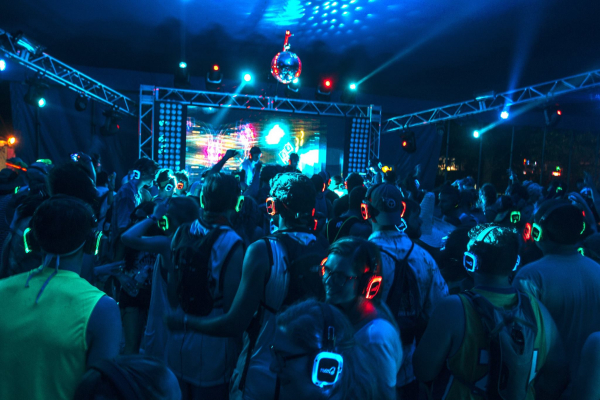 Silent DiscGlow Multi-Listener Systems by Silent Events Silent DiscGlow Multi-Listener Systems by Silent Events