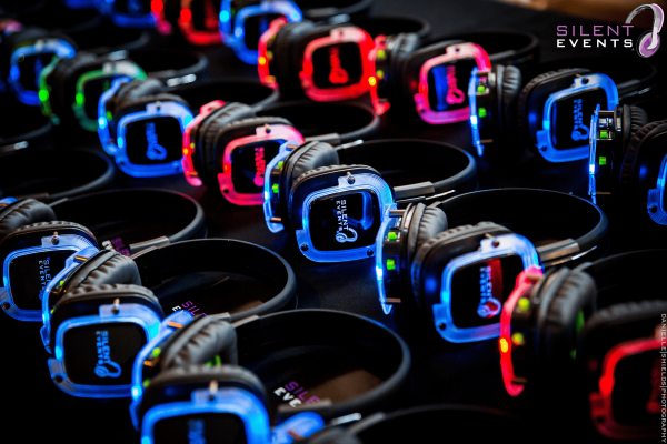 Silent Events Silent Disco – Light-Up Headphones Silent Events Silent Disco - Light-Up Headphones